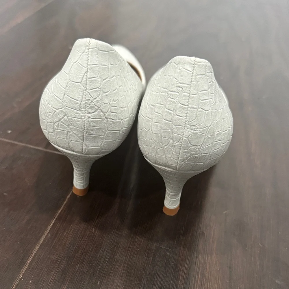 Croc-Embossed Women's Heels Light Gray | Good Used Condition